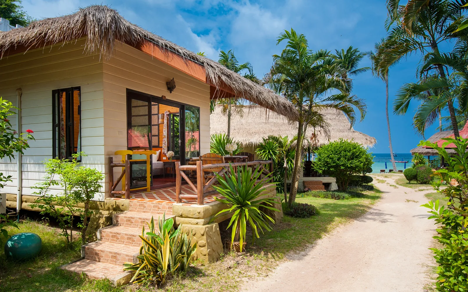 Бунгало на берегу моря