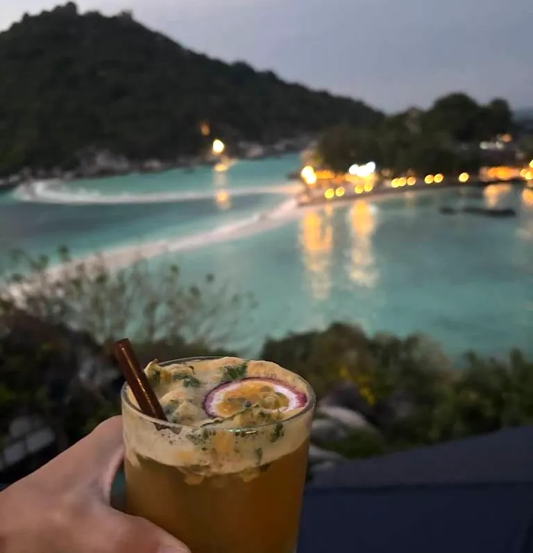 Ресторан на Ко Нанг Юань — единственное место питания на острове